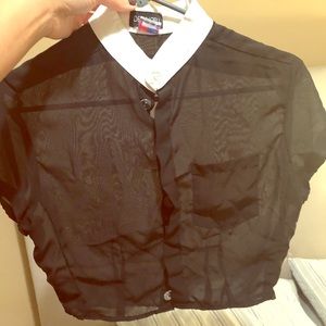 Deandri Sheer Priest Collar Crop Top